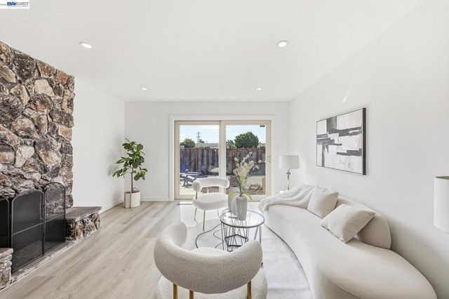 1326 Vining Dr, San Leandro, CA 94579