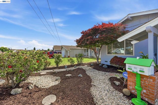 1326 Vining Dr, San Leandro, CA 94579