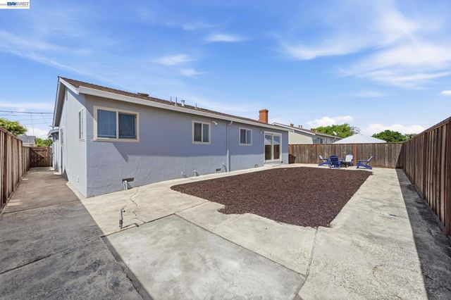 1326 Vining Dr, San Leandro, CA 94579