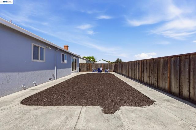 1326 Vining Dr, San Leandro, CA 94579