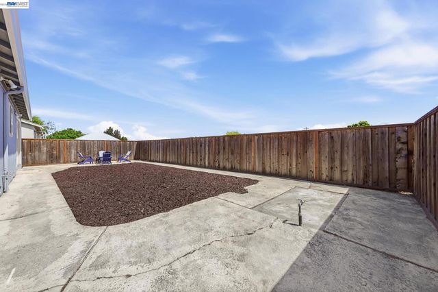 1326 Vining Dr, San Leandro, CA 94579