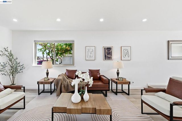 1326 Vining Dr, San Leandro, CA 94579