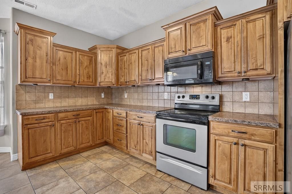 Image 14 of property listing at 4520 Hershey Loop, Chubbuck, ID 83202