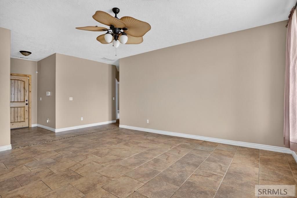 Image 7 of property listing at 4520 Hershey Loop, Chubbuck, ID 83202