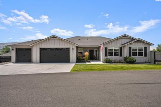 1015 Suncrest Trail, Richland, WA 99352