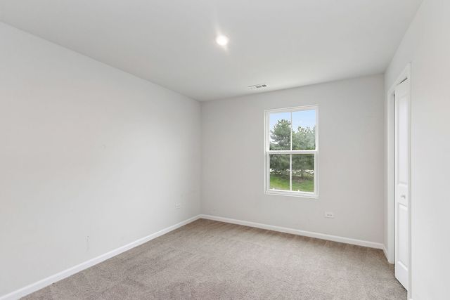 421 E Meadowdale Circle, Hampshire, IL 60140