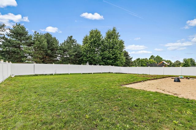 421 E Meadowdale Circle, Hampshire, IL 60140