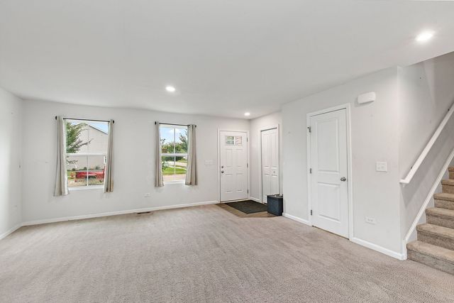 421 E Meadowdale Circle, Hampshire, IL 60140
