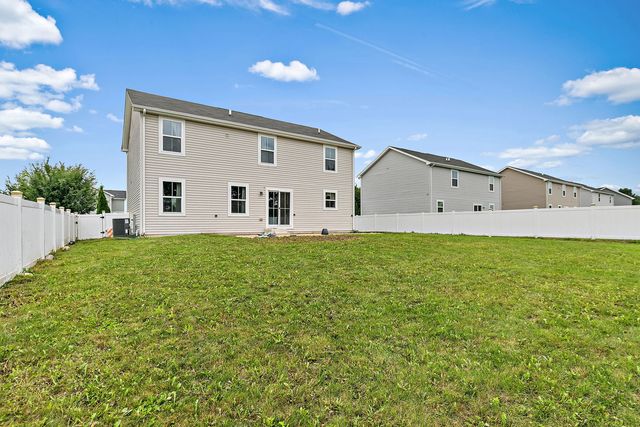 421 E Meadowdale Circle, Hampshire, IL 60140