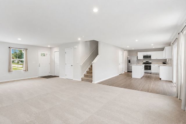 421 E Meadowdale Circle, Hampshire, IL 60140