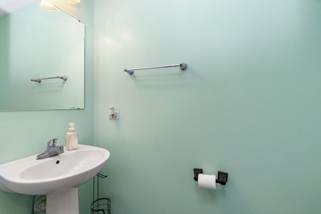 421 E Meadowdale Circle, Hampshire, IL 60140
