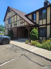27 Canterbury Road 27, Bridgeport, CT 06606