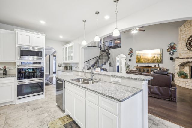 4611 Great Plains Way, Mansfield, TX 76063