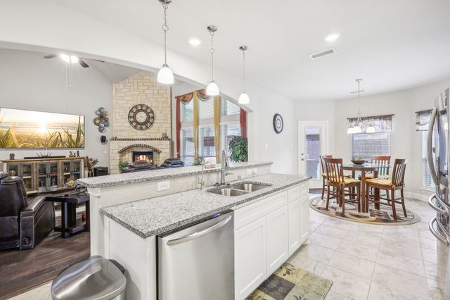 4611 Great Plains Way, Mansfield, TX 76063