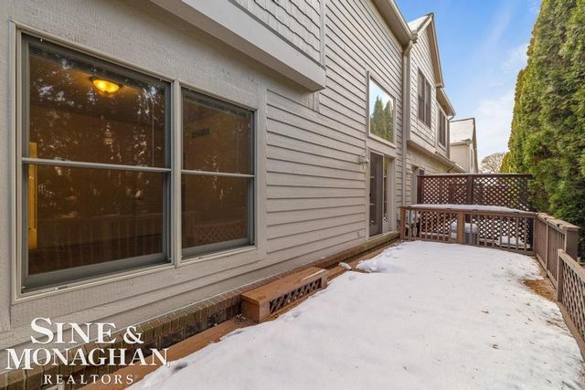 3327 Nell Rose Court, Royal Oak, MI 48073