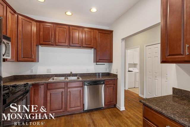 3327 Nell Rose Court, Royal Oak, MI 48073