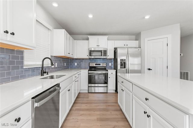 3658 knecht, Norton, OH 44203