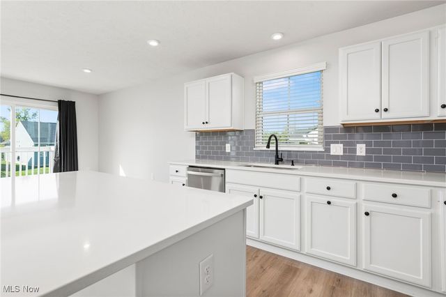 3658 knecht, Norton, OH 44203