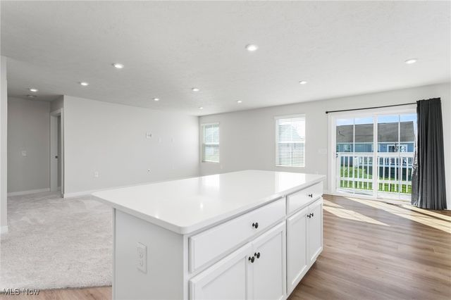 3658 knecht, Norton, OH 44203