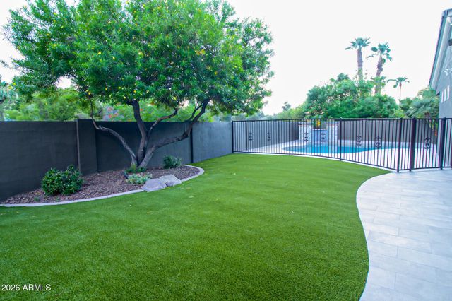 7547 W LIBBY Street, Glendale, AZ 85308