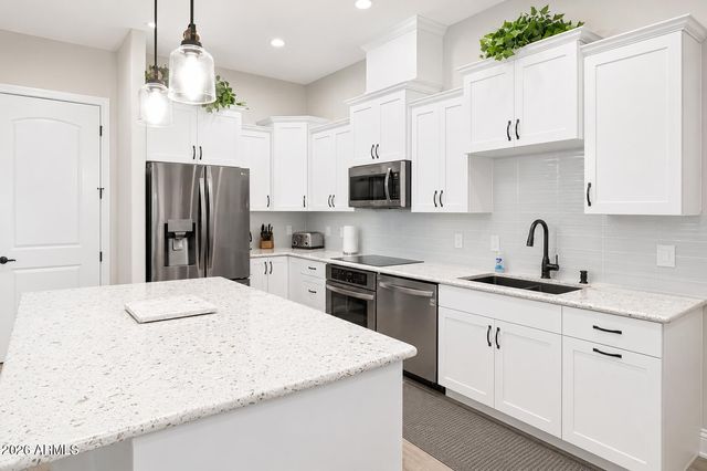 7547 W LIBBY Street, Glendale, AZ 85308