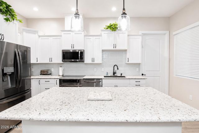 7547 W LIBBY Street, Glendale, AZ 85308