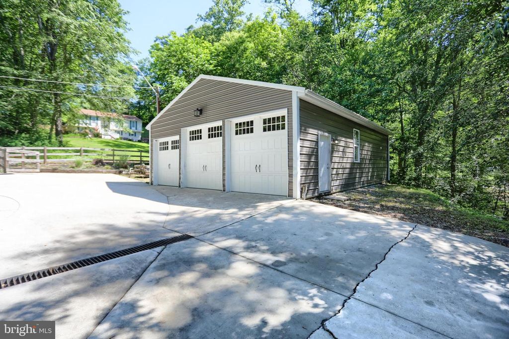 Image 7 of property listing at 32 CODJUS DR, Rising Sun, MD 21911
