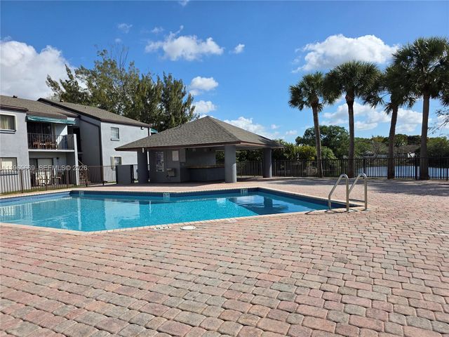 7421 SW 152nd Ave 9-101, Miami, FL 33193