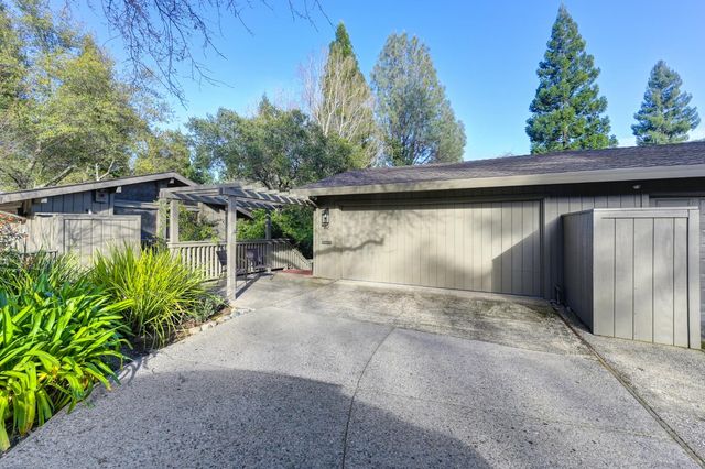 80 Riverknoll Pl, Carmichael, CA 95608