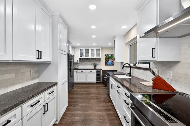 80 Riverknoll Pl, Carmichael, CA 95608