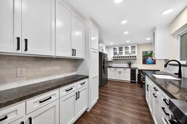 80 Riverknoll Pl, Carmichael, CA 95608