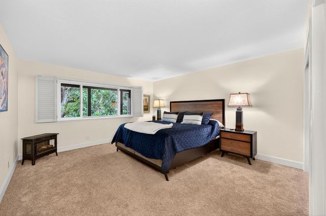 80 Riverknoll Pl, Carmichael, CA 95608