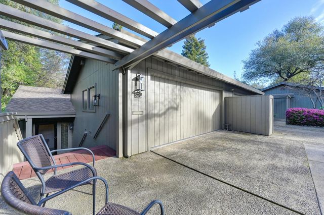 80 Riverknoll Pl, Carmichael, CA 95608