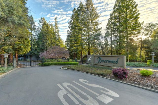 80 Riverknoll Pl, Carmichael, CA 95608