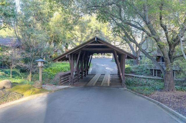 80 Riverknoll Pl, Carmichael, CA 95608