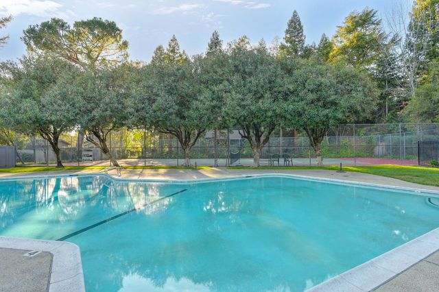 80 Riverknoll Pl, Carmichael, CA 95608