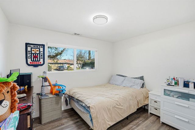 688 School St, Pittsburg, CA 94565