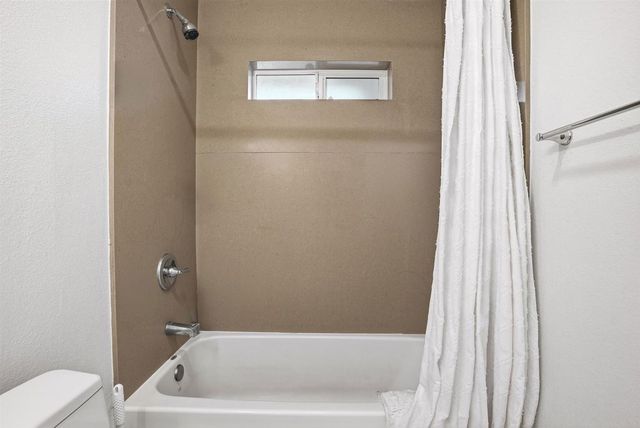 688 School St, Pittsburg, CA 94565