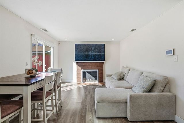 688 School St, Pittsburg, CA 94565