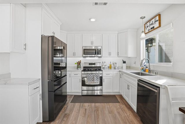 688 School St, Pittsburg, CA 94565