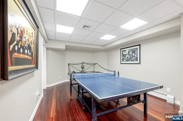 304 Blauvelt Court, Paramus, NJ 07652