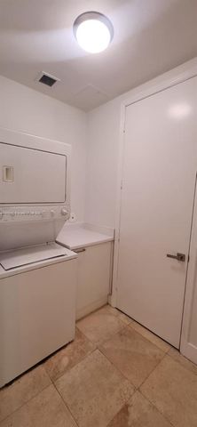 15051 Royal Oaks Ln 106, North Miami, FL 33181