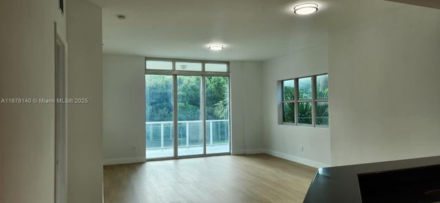 15051 Royal Oaks Ln 106, North Miami, FL 33181