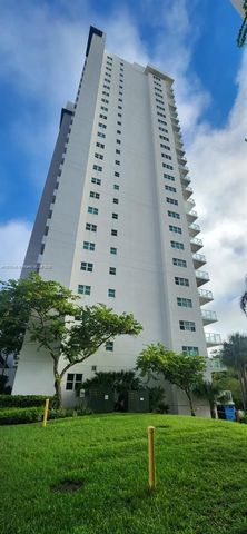 15051 Royal Oaks Ln 106, North Miami, FL 33181