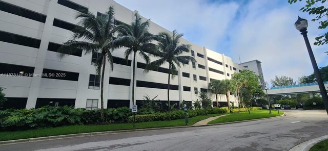 15051 Royal Oaks Ln 106, North Miami, FL 33181