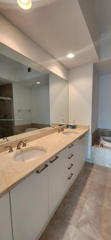 15051 Royal Oaks Ln 106, North Miami, FL 33181