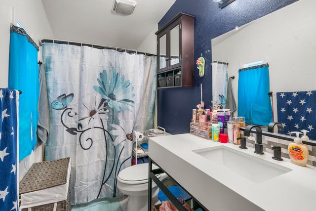 2311 Lara Lane, Central Point, OR 97502