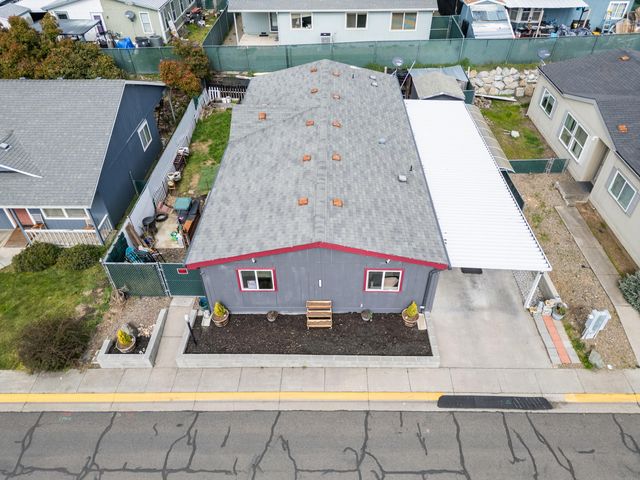 2311 Lara Lane, Central Point, OR 97502