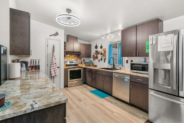 2311 Lara Lane, Central Point, OR 97502