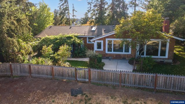 38647 Scravel Hill Rd NE, Albany, OR 97322